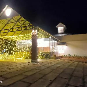 Agincourt Kuttikkanam Hotel
